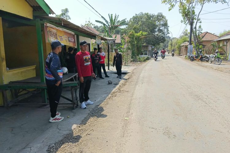 Jalan di Bangkalan Baru Diperbaiki Setelah 21 Tahun, Warga Kini Keluhkan Debu