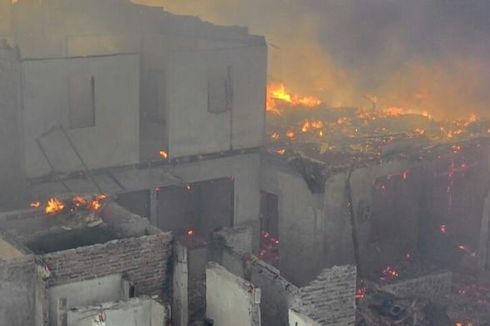 Gas Meledak, 150 Rumah Petak di Pulogadung Terbakar 