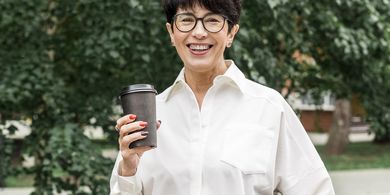 7 Rahasia Tampil Trendi untuk Perempuan Usia 60 Tahun