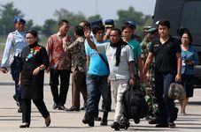 Indonesia Highlights: Indonesian Teen Hostage Released by Abu Sayyaf Militants in Joint Rescue Operation | Indonesian Badminton Team Return Home after All England Open Exclusion | Halim Airport in Jak