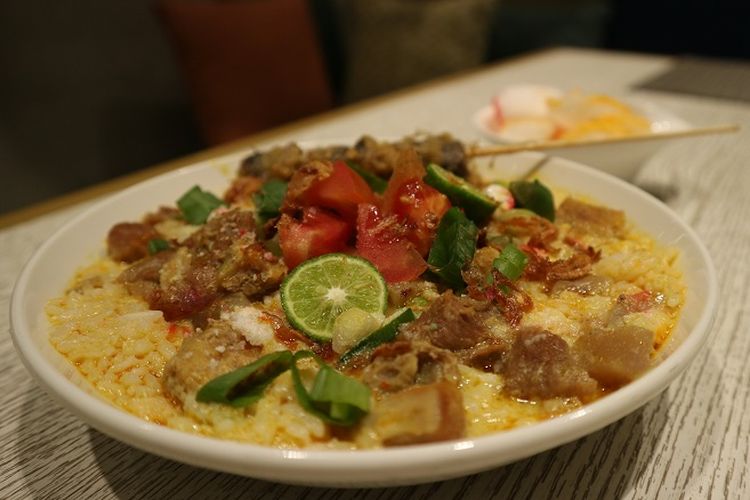 Gulai Tikungan yang biasanya berada di pinggiran jalan area Blok M kini naik kelas dan masuk di daftar menu sTREATs Restaurant di  Ibis Styles Jakarta Tanah Abang.
