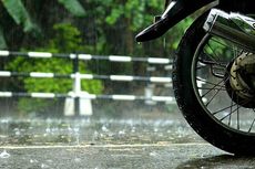 Jaga Tekanan Ban Motor Saat Musim Hujan