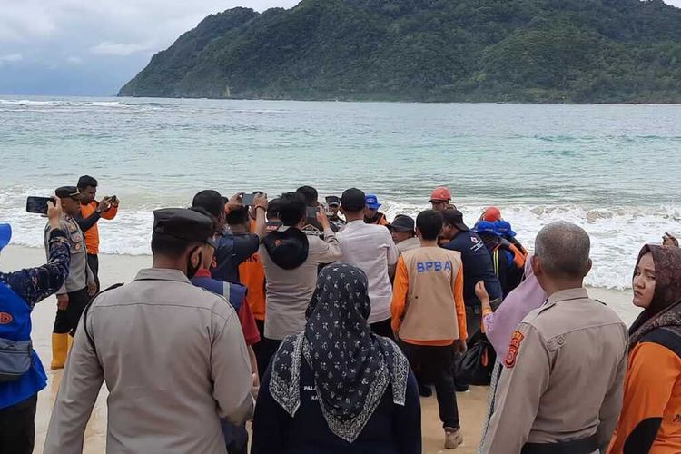 foto dok SAR _ ACEH Empat Santri Yang Hilang Terseret Banjir Bah Ditemukan Meninggal Dunia