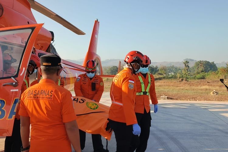 Jenazah Relawan Ahmad Zaki Tiba di Labuan Bajo, Diterbangkan ke Jakarta Siang Ini