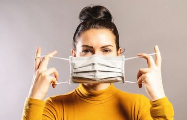 Ilustrasi penggunaan masker.