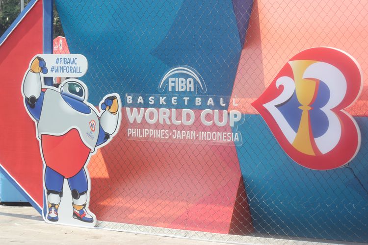 Area Fan Zona untuk memeriahkan FIBA World Cup atau Piala Dunia Basket 2023 dibuka di Senayan Park (Spark), Jakarta, Rabu (23/8/2023). 