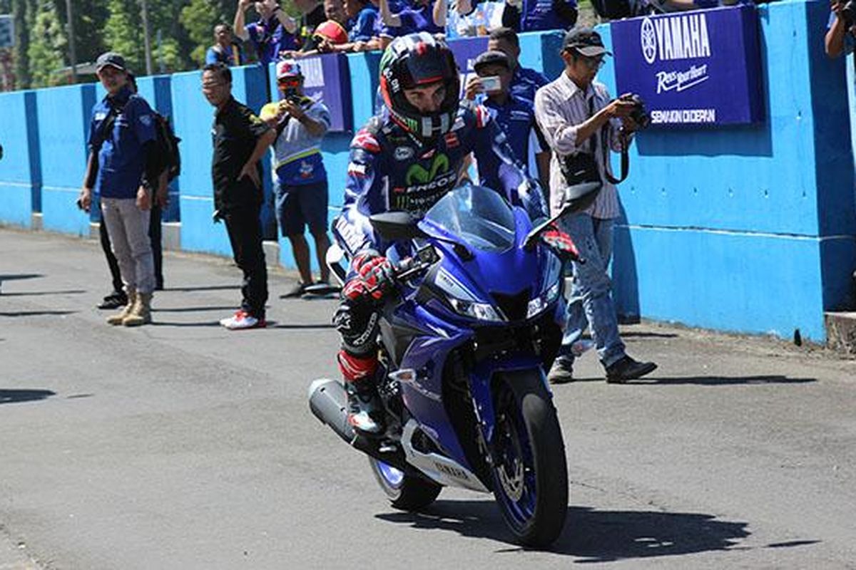 Maverick Vinales coba R15 di Sentul