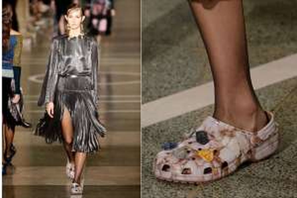 Crocs dalam peragaan busana Christopher Kane