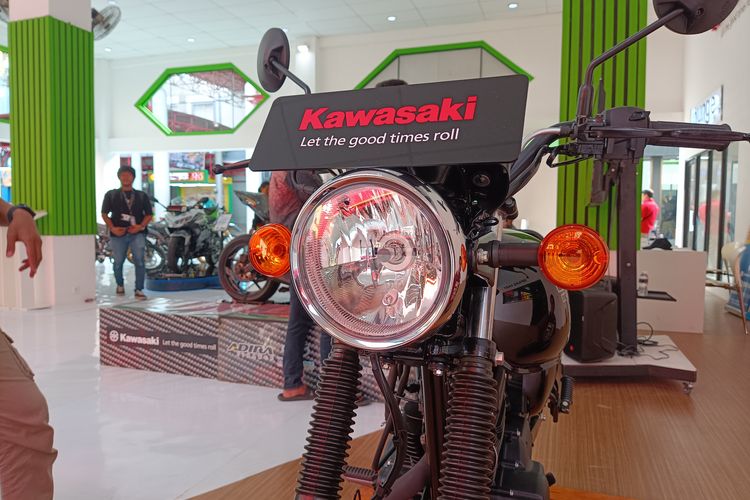 Kawasaki W175 L baru dengan injeksi dan dimensi yang lebih besar