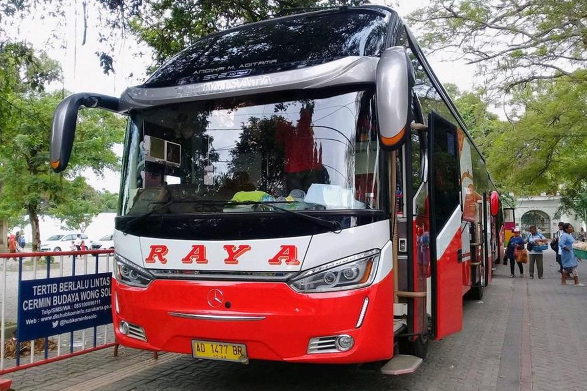 Armada Bus Raya. 