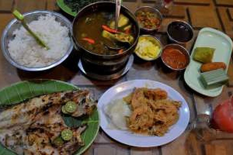 Beragam menu laut seperti udang dan ikan bakar serta bandeng palumara (bandeng kuah asam pedas) disajikan dengan cita rasa khas Makassar di Resto Pelangi, Menteng, Jakarta Pusat.