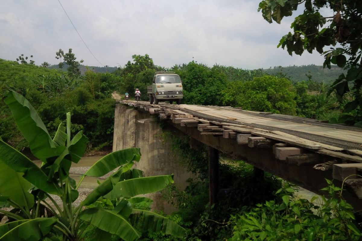 Jembatan Sunut, Antara Doa dan Maut yang Mengintip...