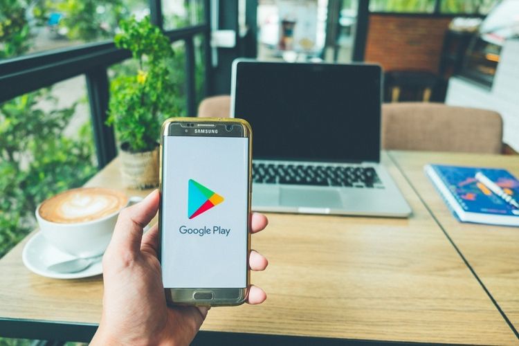 Penyebab aplikasi tidak kompatibel di Play Store.