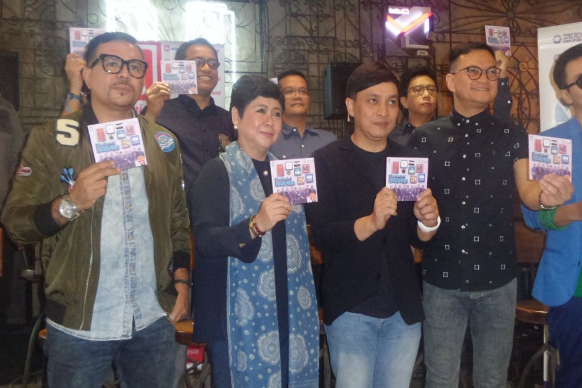 Kahitna dalam peluncuran DVD karaoke The Best of Kahitna di H Gourmet, Jl Gunawarman, Jakarta Selatan, Kamis (16/3/2017) sore.