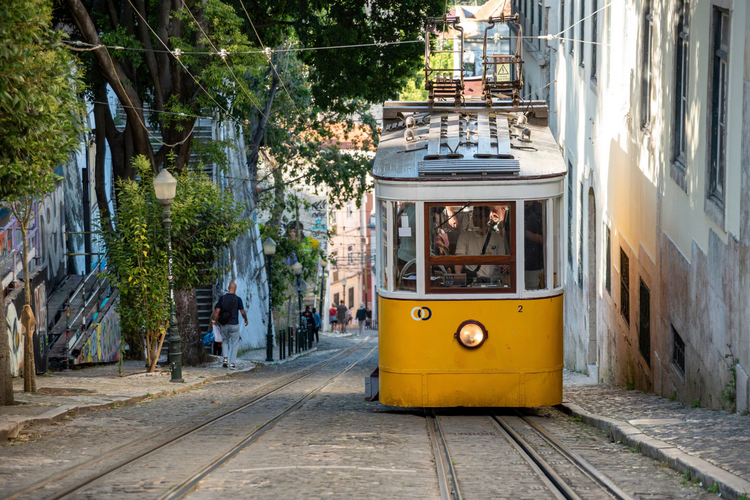 Kereta funicular Gloria di Lisbon, Portugal.