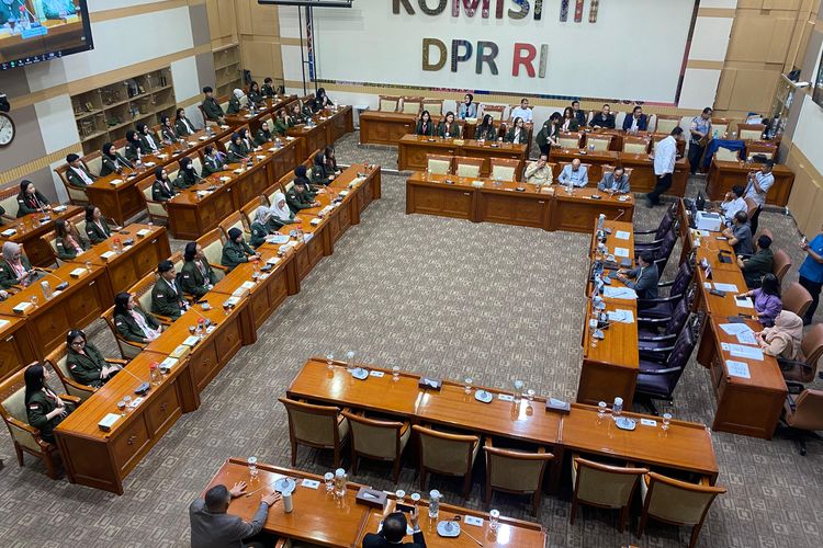 Berita Terkini Harian Gugatan Kuhap Terbaru Hari Ini - Kompas.com