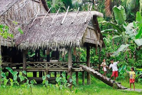 Mengenal Tradisi Kerik Gigi Wanita Suku Mentawai di Sumbar