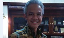 Minta Jalan Dilebarkan, Ganjar Justru Usulkan Warga Posong Mengojek