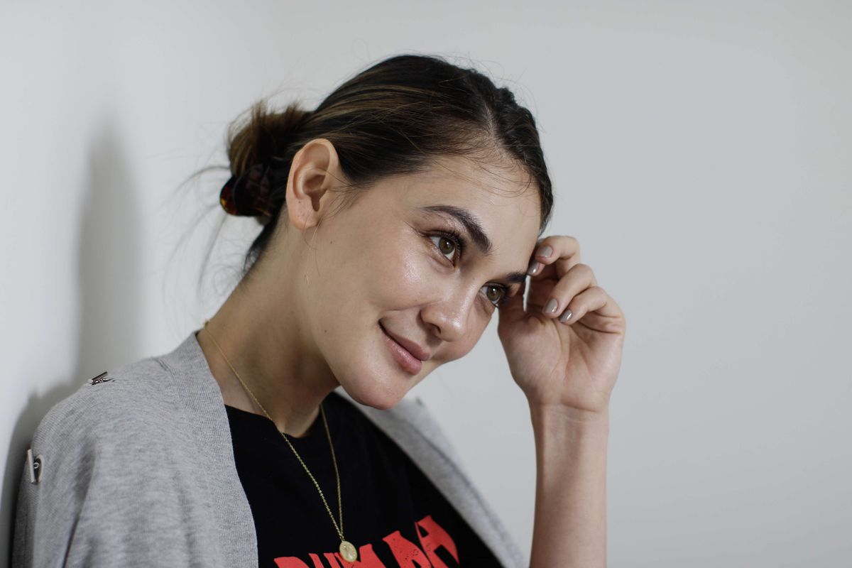 Artis peran Luna Maya berkunjung ke Kantor Redaksi Kompas.com untuk promo film Rumah Kentang: The Beginning, Kamis (7/11/2019).