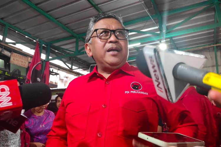 Sekretaris Jenderal PDI-P Hasto Kristiyanto ditemui di Kebon Kosong, Kemayoran, Jakarta Pusat, Rabu (10/1/2024).