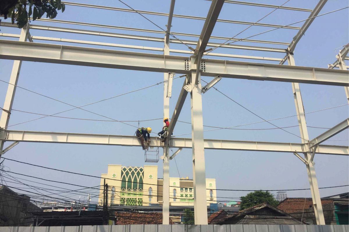 Proyek pengerjaan Skybridge Tanah Abang, Jakarta Pusat, telah memasuki tahap kedua. Pada proses pembangunan tahap kedua ini, proyek pembangun skybridge telah berada pada zona B. 