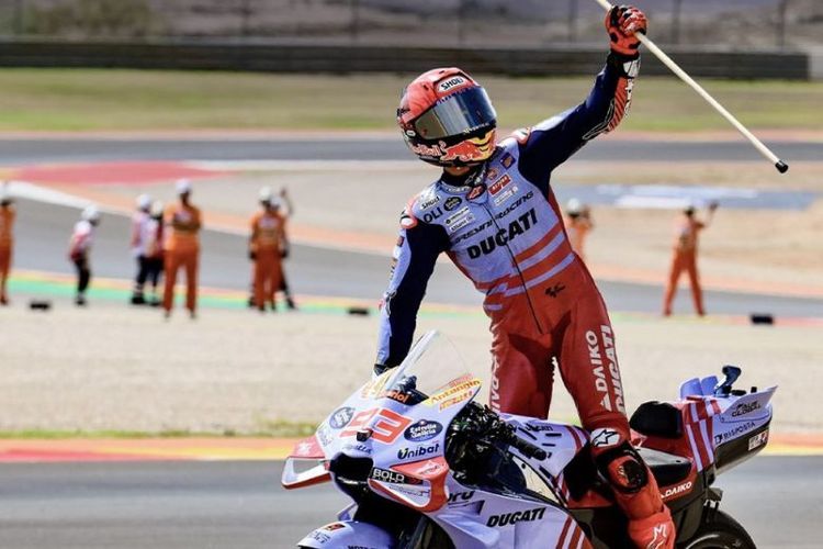 Pada Pertamina GP of Indonesia Riders Parade pebalap akan mengendarai motor masing-masing, dan beri kesempatan pada masyarakat untuk melihat idola mereka lebih dekat sebelum mereka beraksi di Pertamina Grand Prix of Indonesia 2024. 