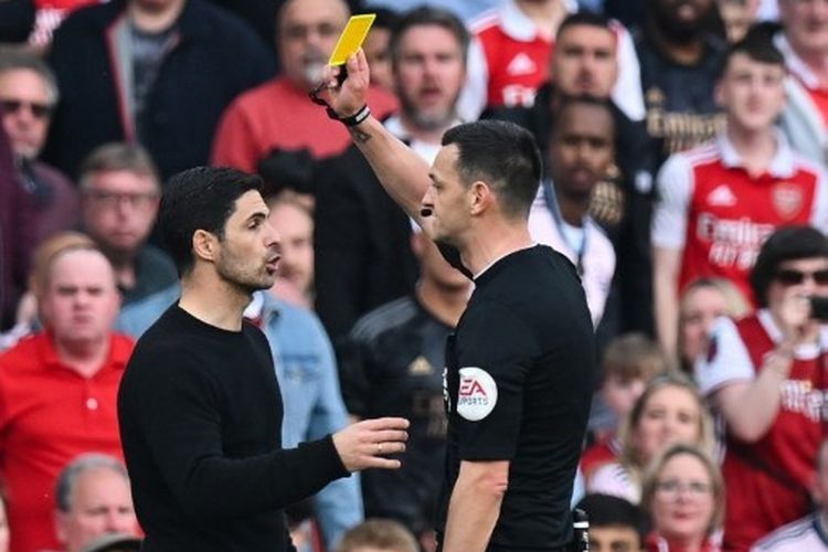 Pelatih Arsenal, Mikel Arteta, mendapat kartu kuning dalam laga lanjutan Liga Inggris kontra Brighton & Hove Albion. Laga Arsenal vs Brighton yang digelar di Stadion Emirates pada Minggu (14/5/2023) malam WIB itu berakhir dengan skor 3-0 untuk kemenangan tim tamu.