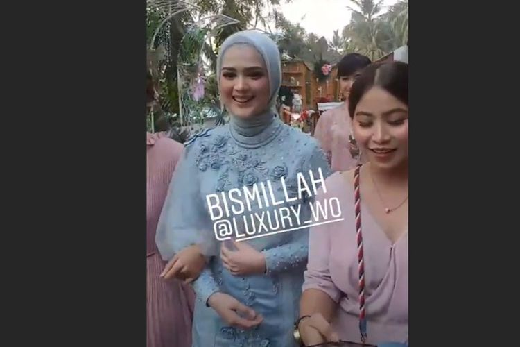 Acara lamaran Cut Meyriska dan Roger Danuarta yang digelar hari ini, Minggu (28/7/2019).