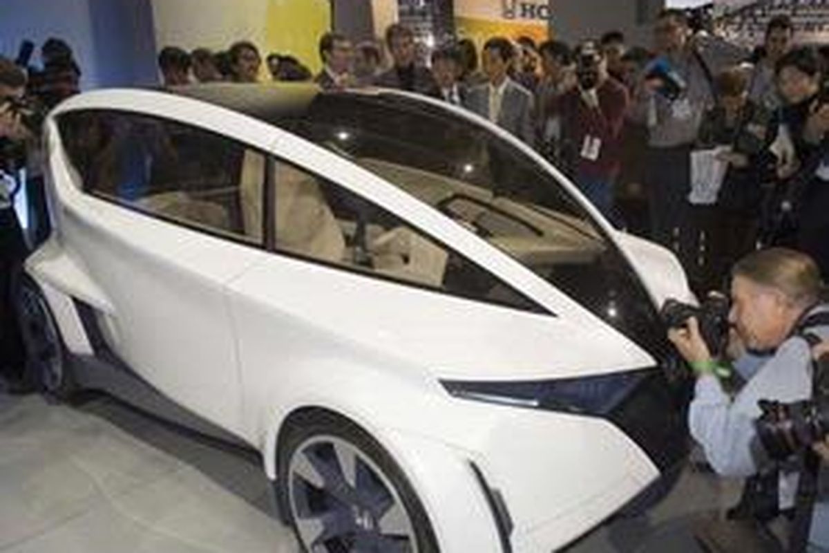 Honda P-NUT, mobil kota, melakukan debut dunia di Los Angeles Auto Show 2009.