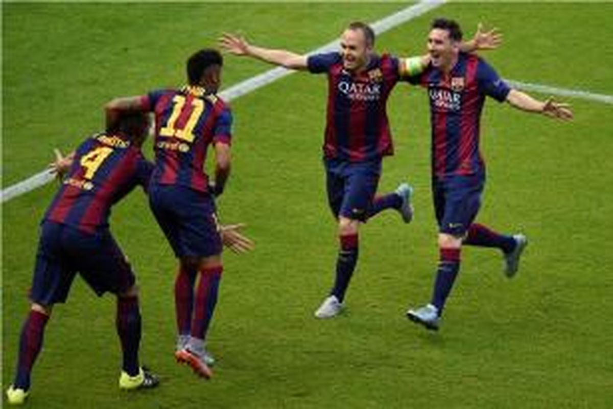 (Kiri ke kanan) Ivan Rakitic, Neymar, Andres Iniesta dan Lionel Messi merayakan gol pertama pada final di Olympiastadion, Berlin, Sabtu waktu setempat atau Minggu (7/6/2015) dini hari WIB.