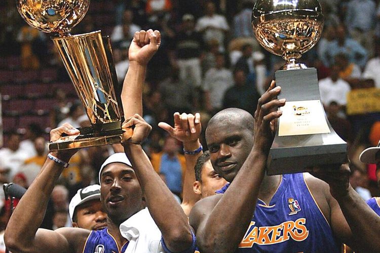 Kobe Bryant dan Shaquille ONeal semasa masih main bersama di Los Angeles Lakers.