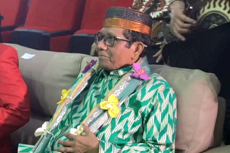 Cawapres Mahfud MD saat menghadiri Silatnas Ikatan Cendekiawan Muslim Indonesia (ICMI) di Unhas Makassar, Sulawesi Selatan (Sulsel) Kamis (2/11/2023).