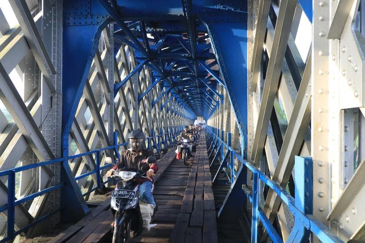 Suasana Jembatan Cirohang setelah dilakukan perbaikan. 