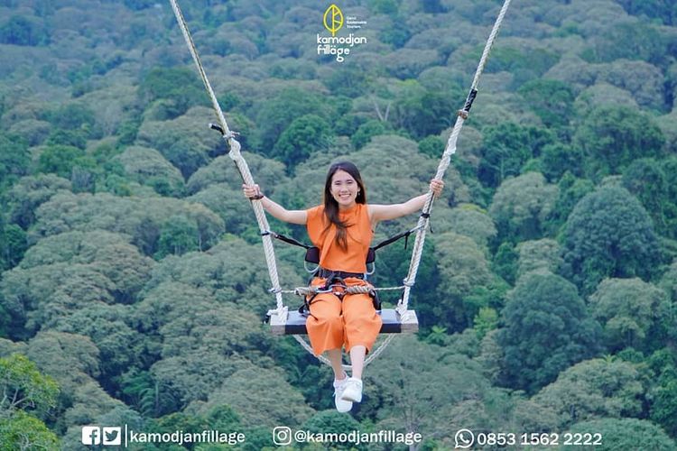 Wahana Fillage Swing di Kamodjan Fillage Garut.