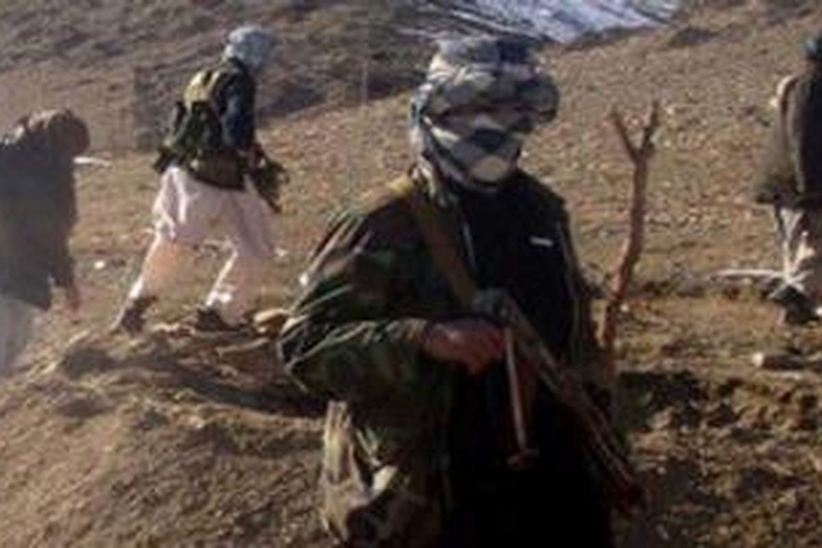 NATO menuding dinas rahasia Pakistan banyak membantu pejuang Taliban.