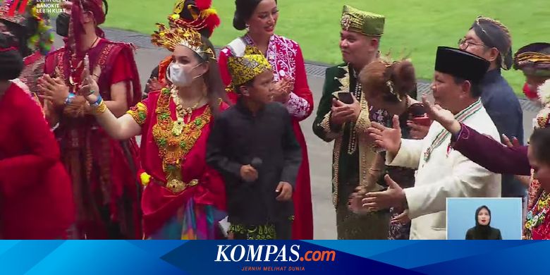 Ketika Prabowo Joget Diiringi Lagu "Ojo Dibandingke" di Hadapan Jokowi...