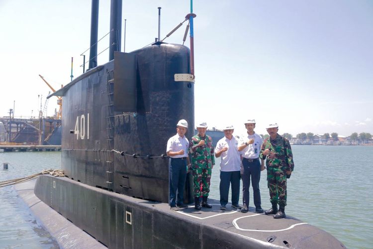 PT PAL Indonesia (Persero) melaporkan proses overhaul atau pengecekan mesin kapal selam KRI Cakra-401 telah mencapai 97,5 persen.