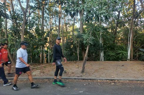 Punya Tempat Tinggal Baru, Ganjar Pranowo Langsung Lari Pagi dan Sapa Warga