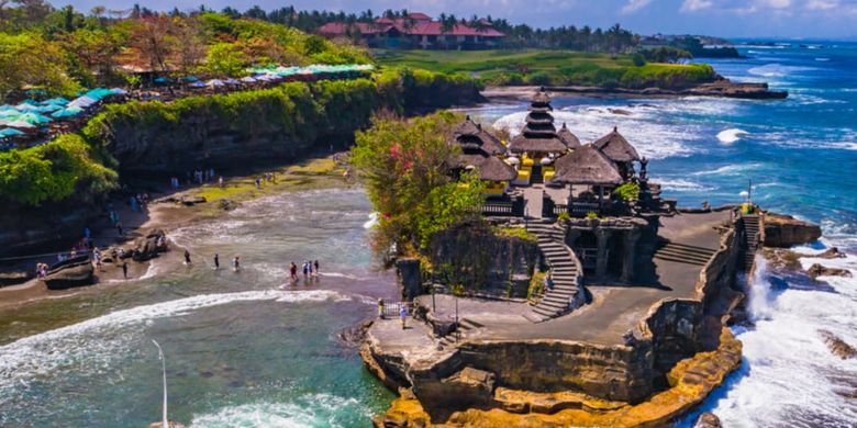 Tanah Lot is one of the famous tourist destinations in Bali. 