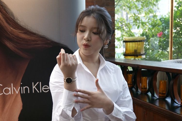 Jam tangan yang digunakan Tiara Andini di acara Calvin Klein, Selasa (19/3/2024).