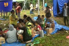 Ribuan Warga Negeri Lima Mengungsi di Tenda Darurat