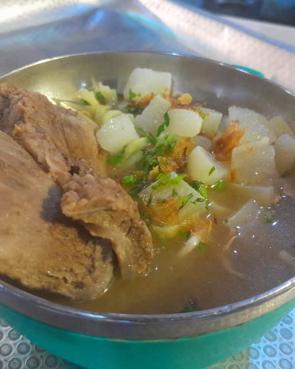 Mencicipi Gurihnya Mie Kocok Nampol, Kuliner Khas di Karawang