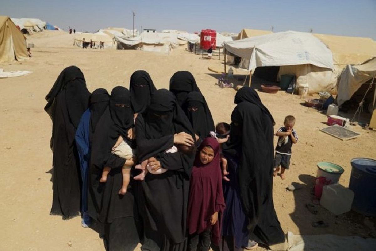 Wanita dan anak-anak asal Australia yang dahulu hidup di bawah kekuasaan kelompok teroris ISIS kini terlantar di kamp pengungsi al-Hawl di Suriah.