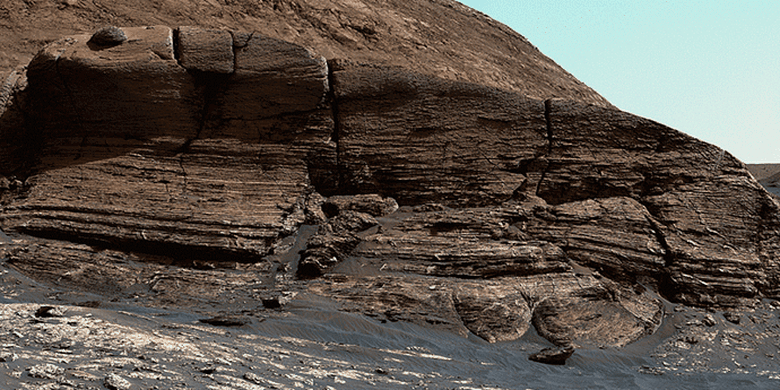 Pemandangan 3D batuan Mont Mercou yang diambil CUriosity.