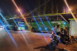 Malam Ini, Antrean BBM Subsidi Solar Mengular di Jalur Pantura Pasuruan