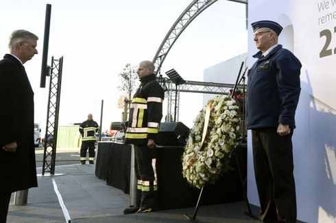 Setahun Serangan Bom Brussels, Karangan Bunga untuk Para Korban