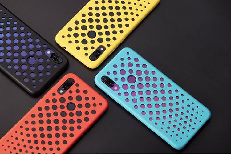 Casing resmi Redmi Note 7 yang dianggap mirip casing iPhone 5C. 