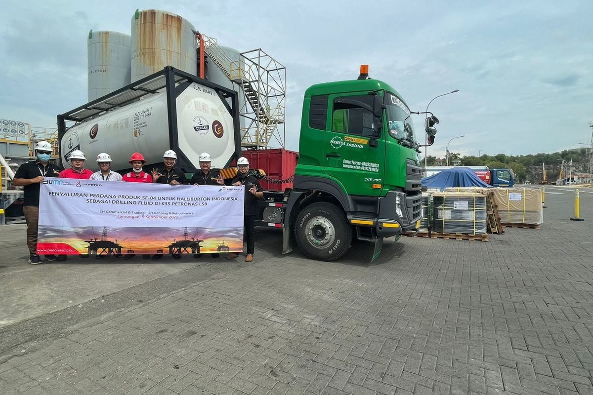 Pertamina Patra Niaga memasok perdana produk smooth fluid 04 untuk kebutuhan pengeboran PT Petronas Carigali.