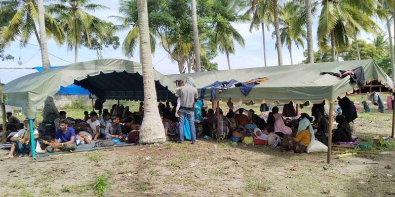  Pengungsi Rohingya berada di tempat penampungan sementara di Pidie, Aceh.