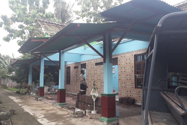 Rumah yang Perabotannya dijual anaknya di Kapanewon Pundong, Bantul